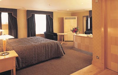 A spacious standard room in the Thistle Charing Cross