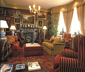 The lounge at Gallery Hotel